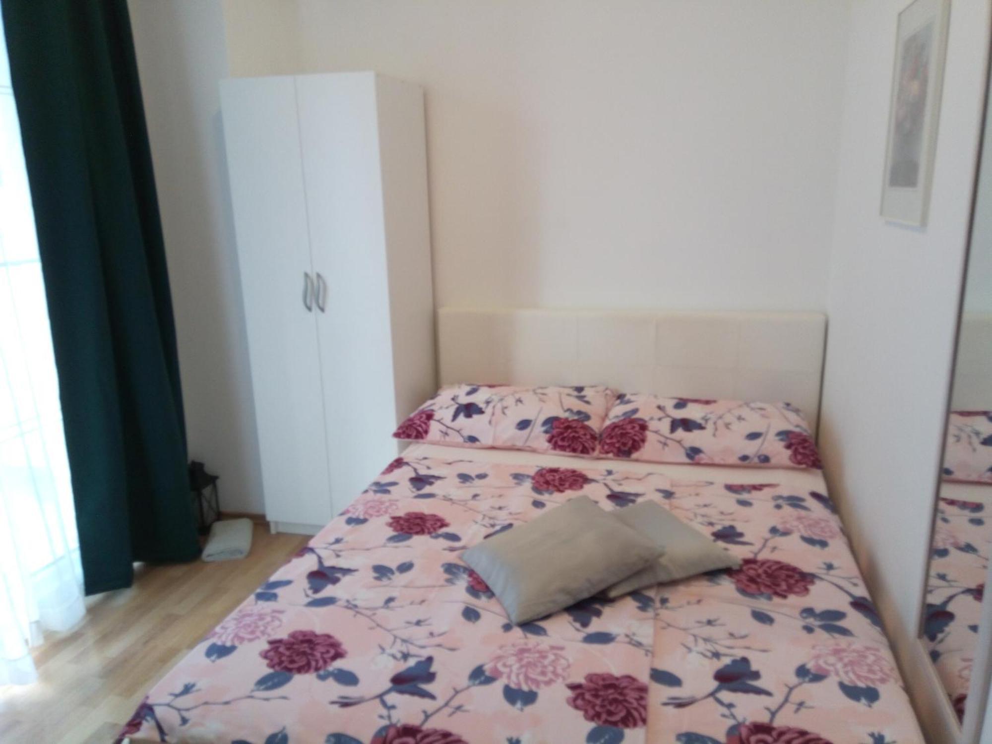 Ana Rooms Krk Town Exterior foto
